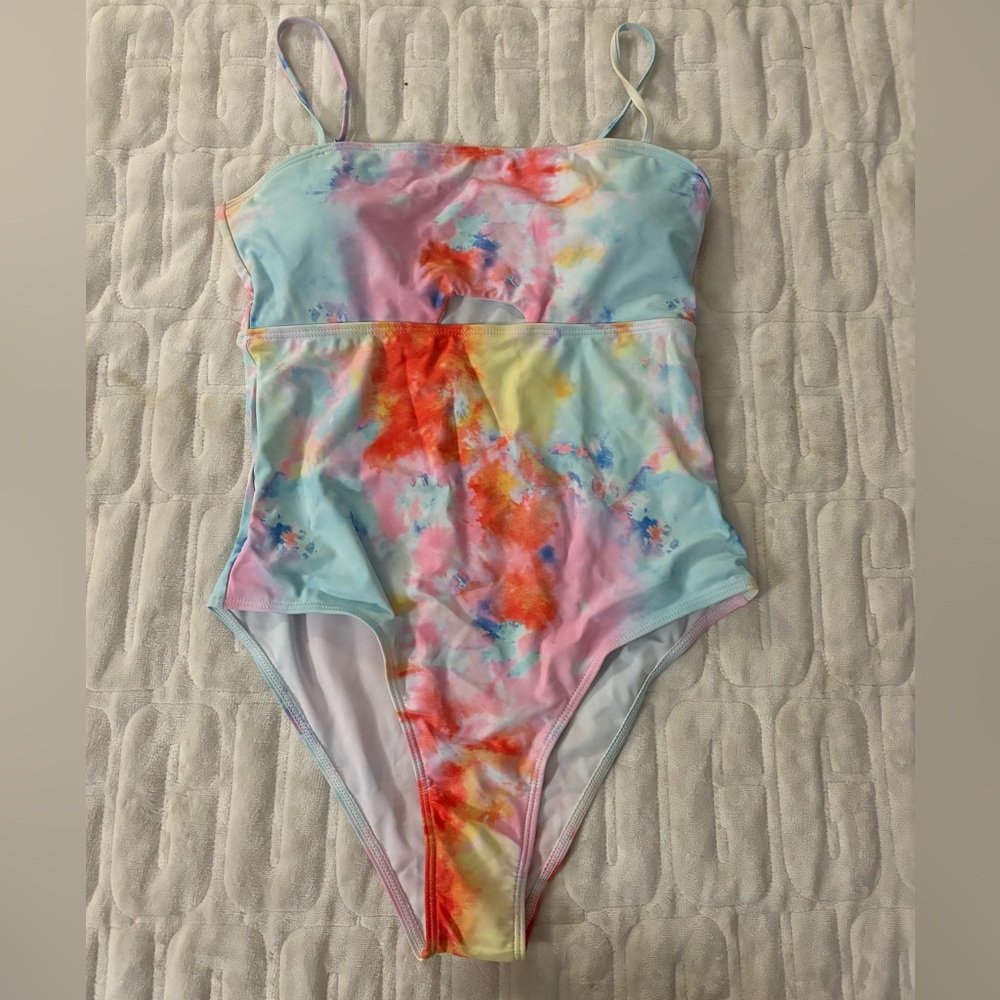 NWT - Tie Dye Bathing suit with adjustable Straps Women’s Size Large